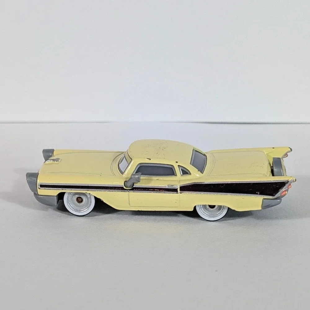 Disney Pixar Cars Mattel Nicky B. Yellow Diecast Character Car GKE14 N03A